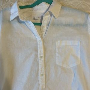Gap button down shirt